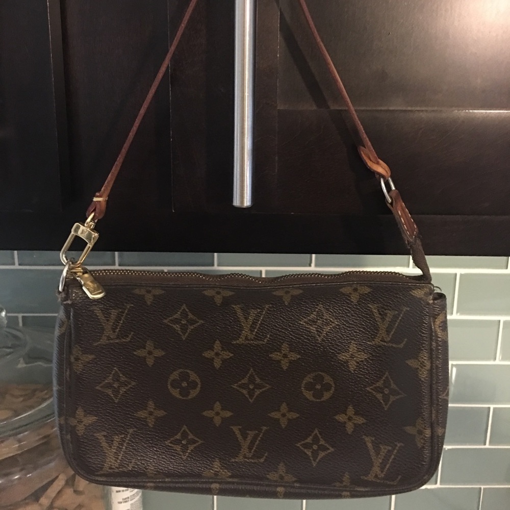 Louis Vuitton pochette